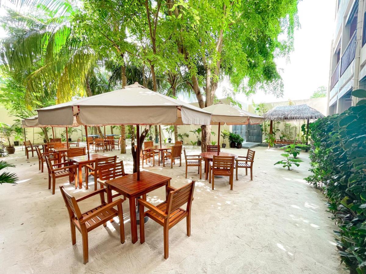 Araamu Hotels Maldives At Dhiffushi Exterior foto