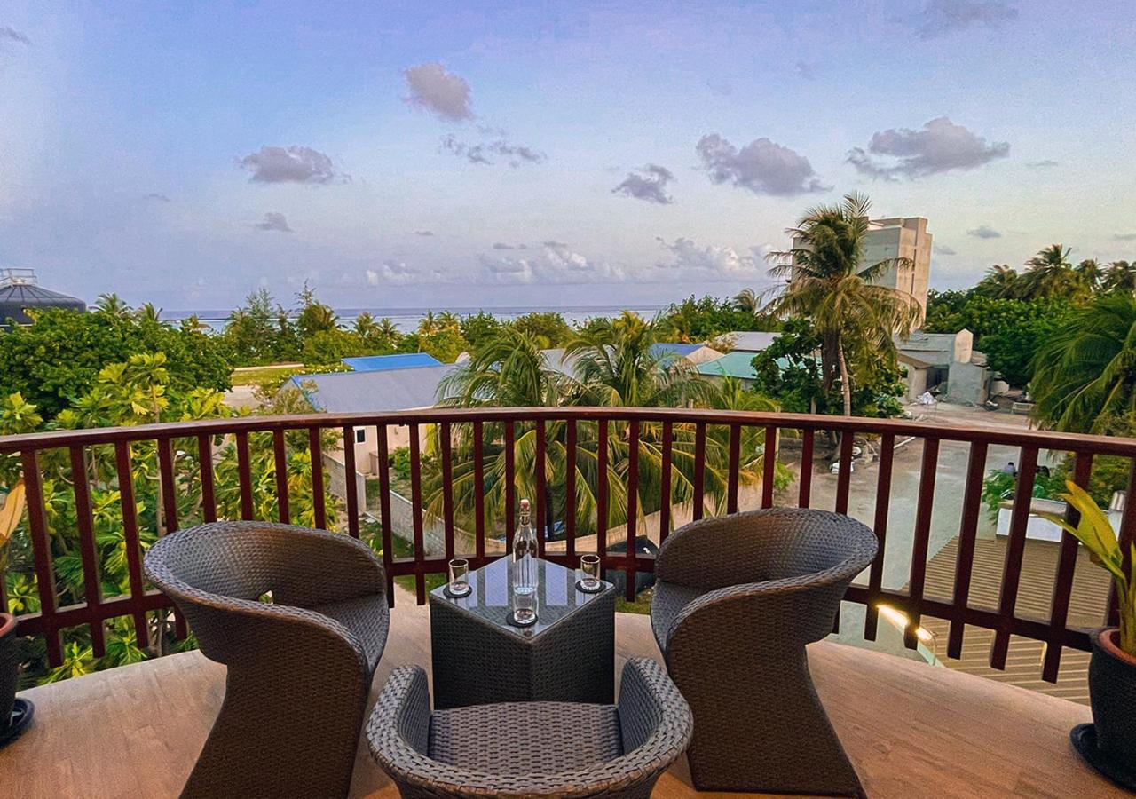 Araamu Hotels Maldives At Dhiffushi Exterior foto