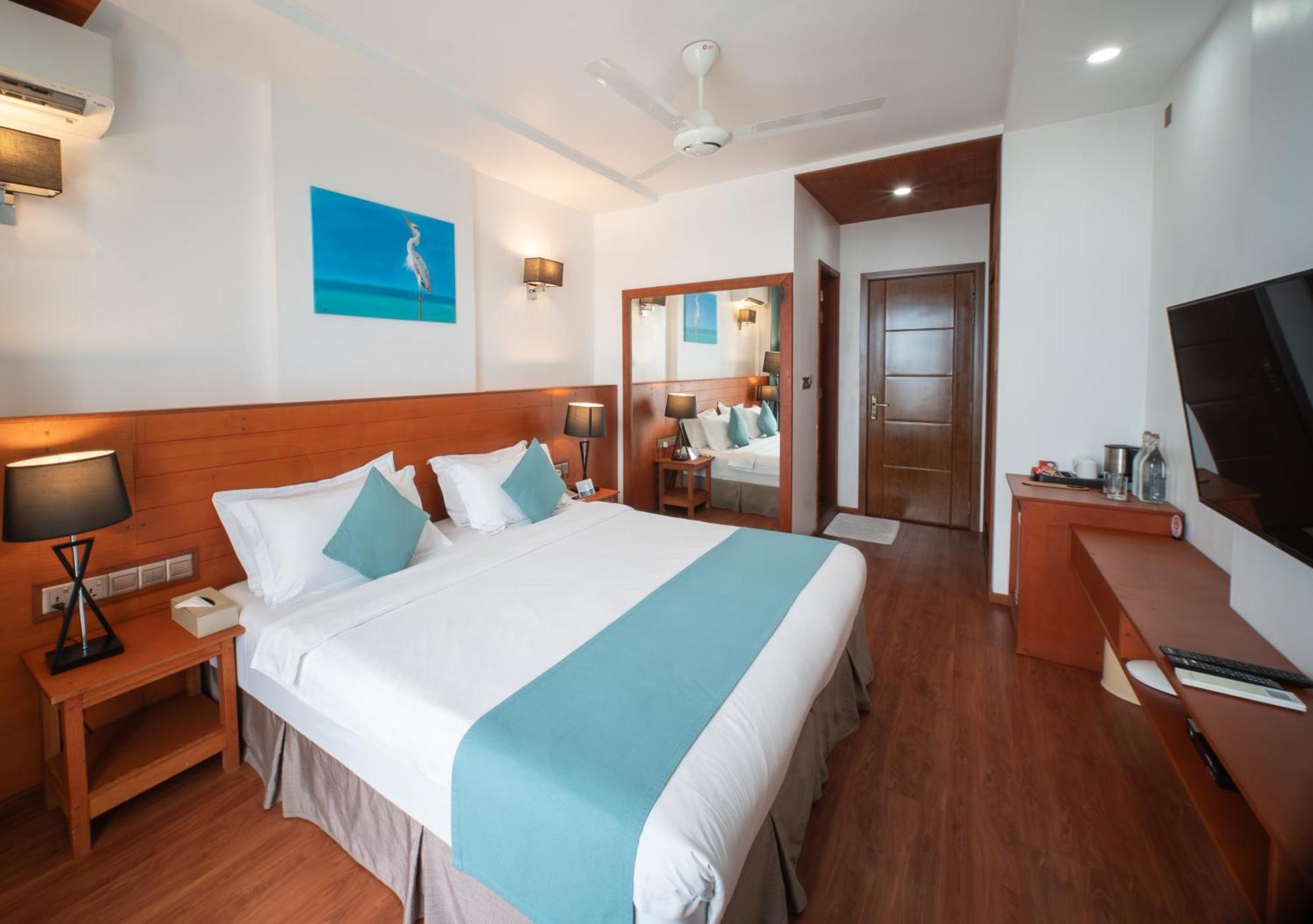 Araamu Hotels Maldives At Dhiffushi Exterior foto